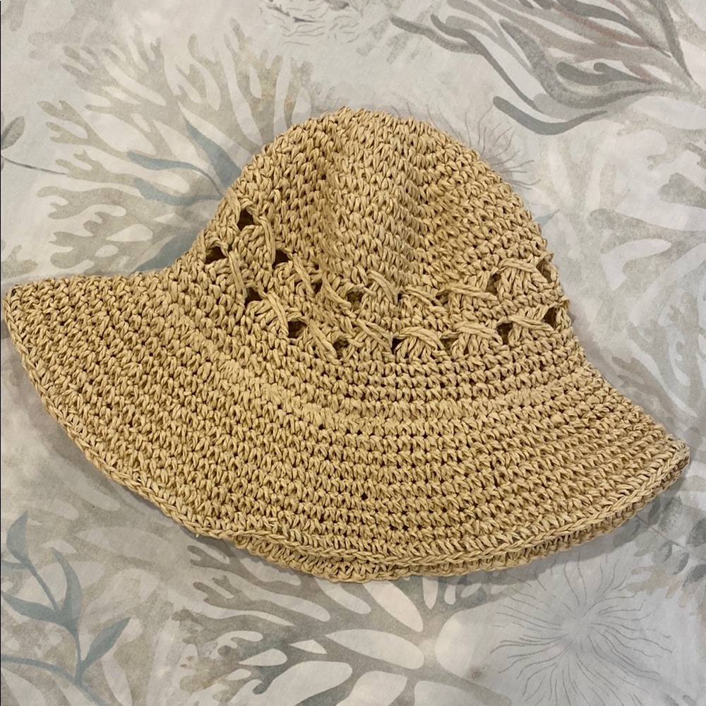 Stylish straw bucket hat (Mango)